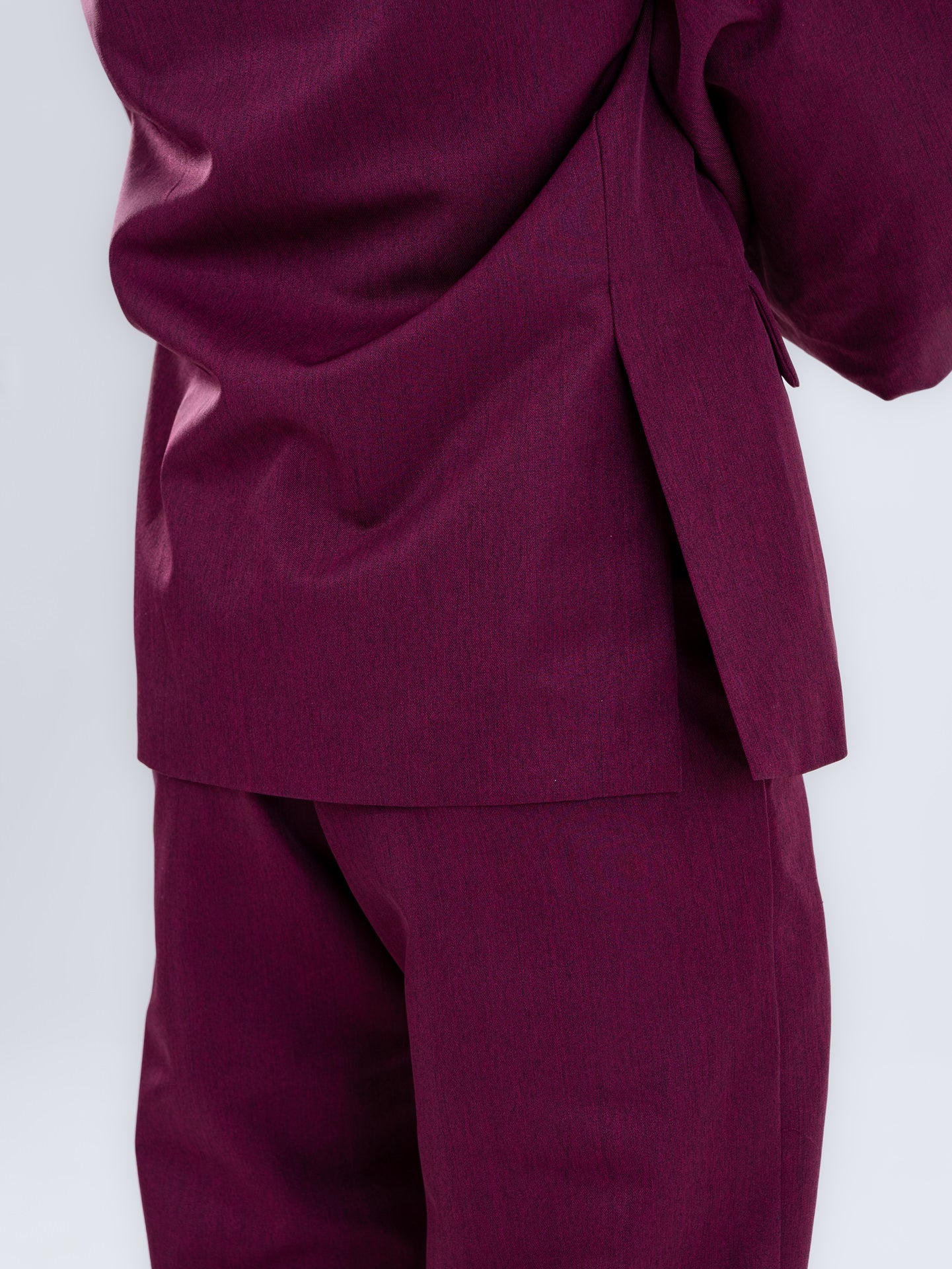 Blazer ciruela vanguardista con mangas abullonadas