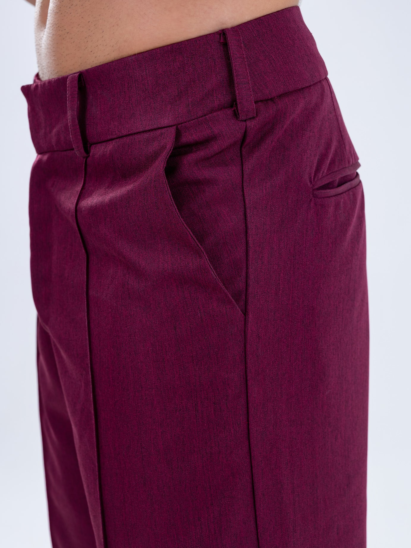 Pantalones burdeos clásicos