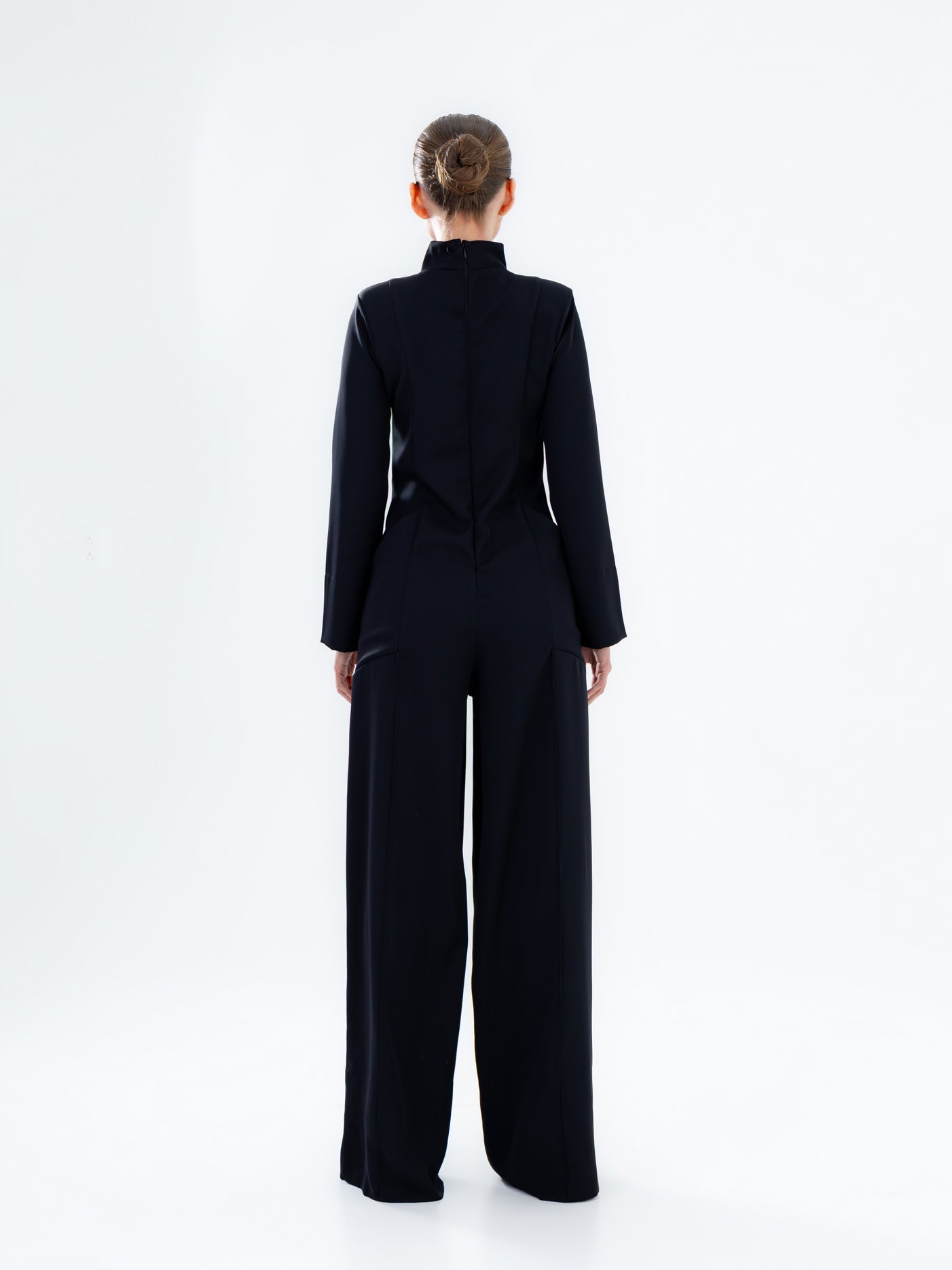 Mono futurista de medianoche para mujer