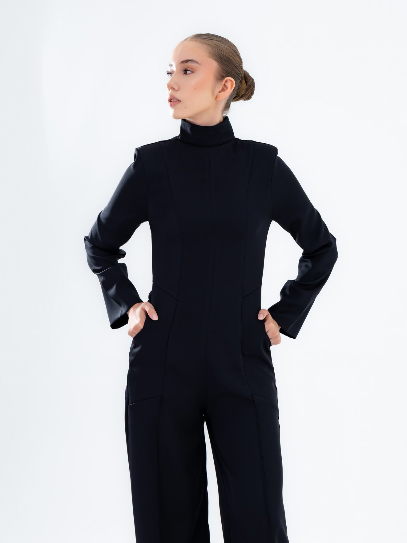 Mono futurista de medianoche para mujer