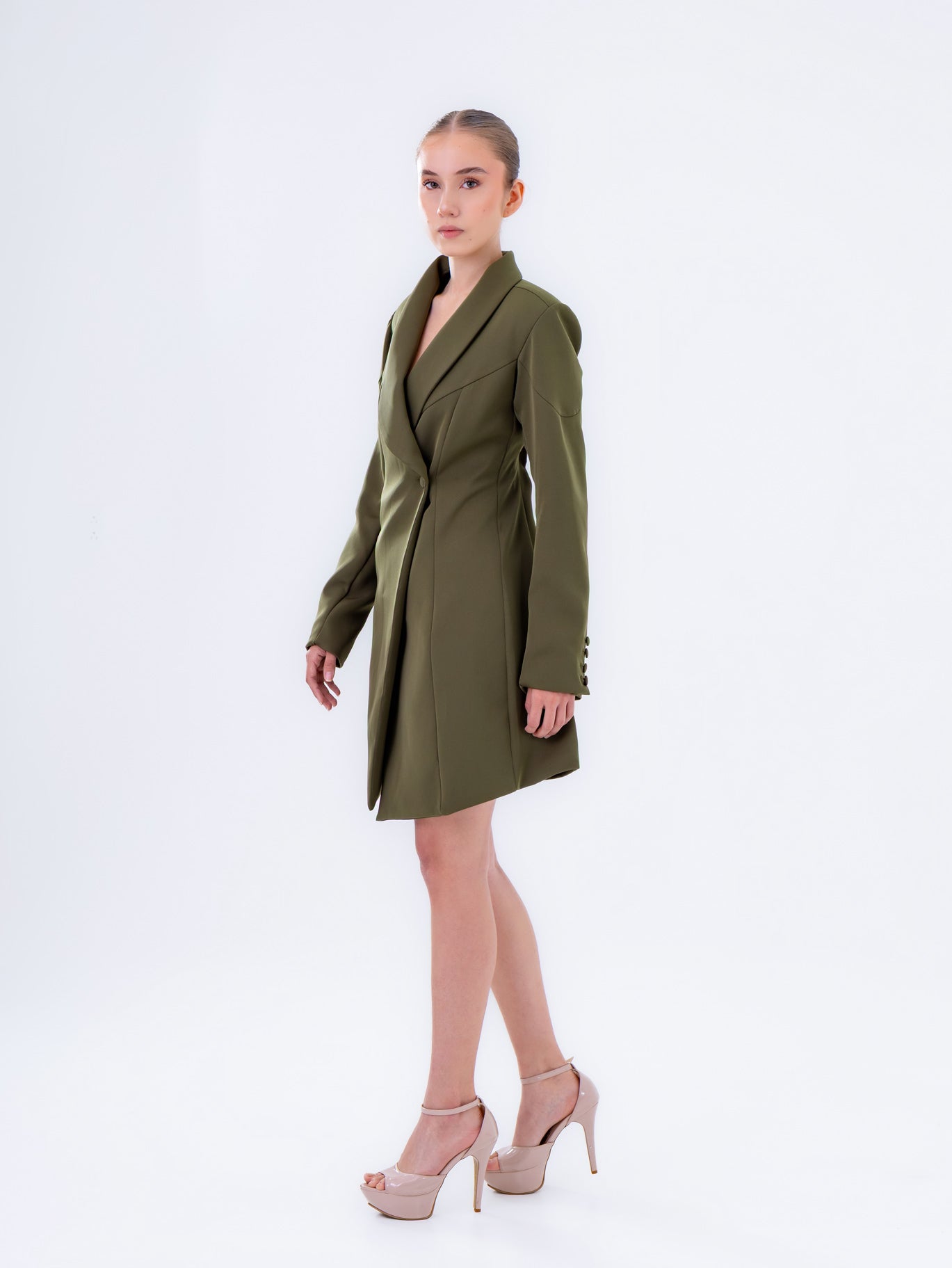 Vestido tipo blazer corto verde oliva