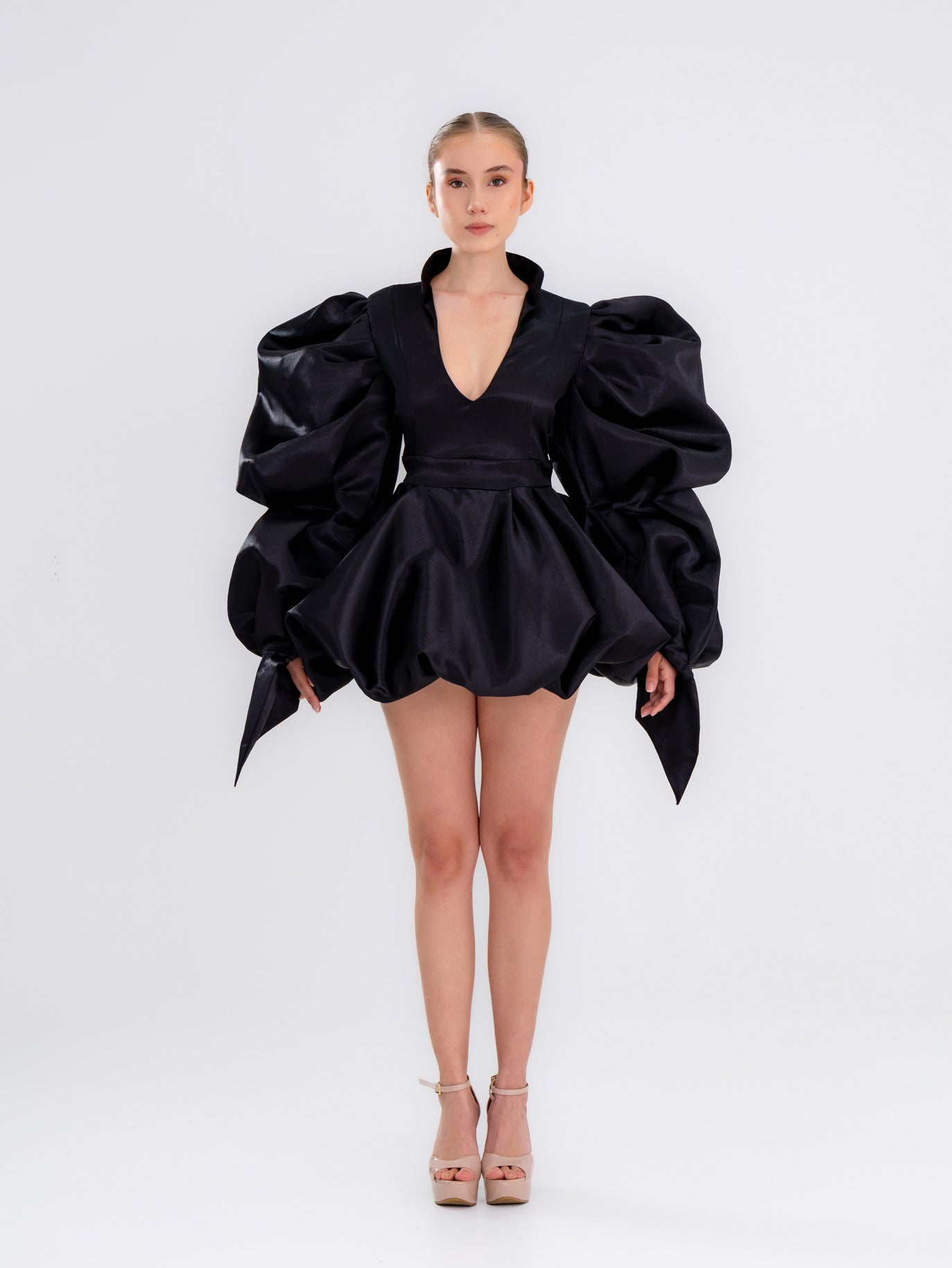 Minivestido Negro de Alta Costura con Burbuja