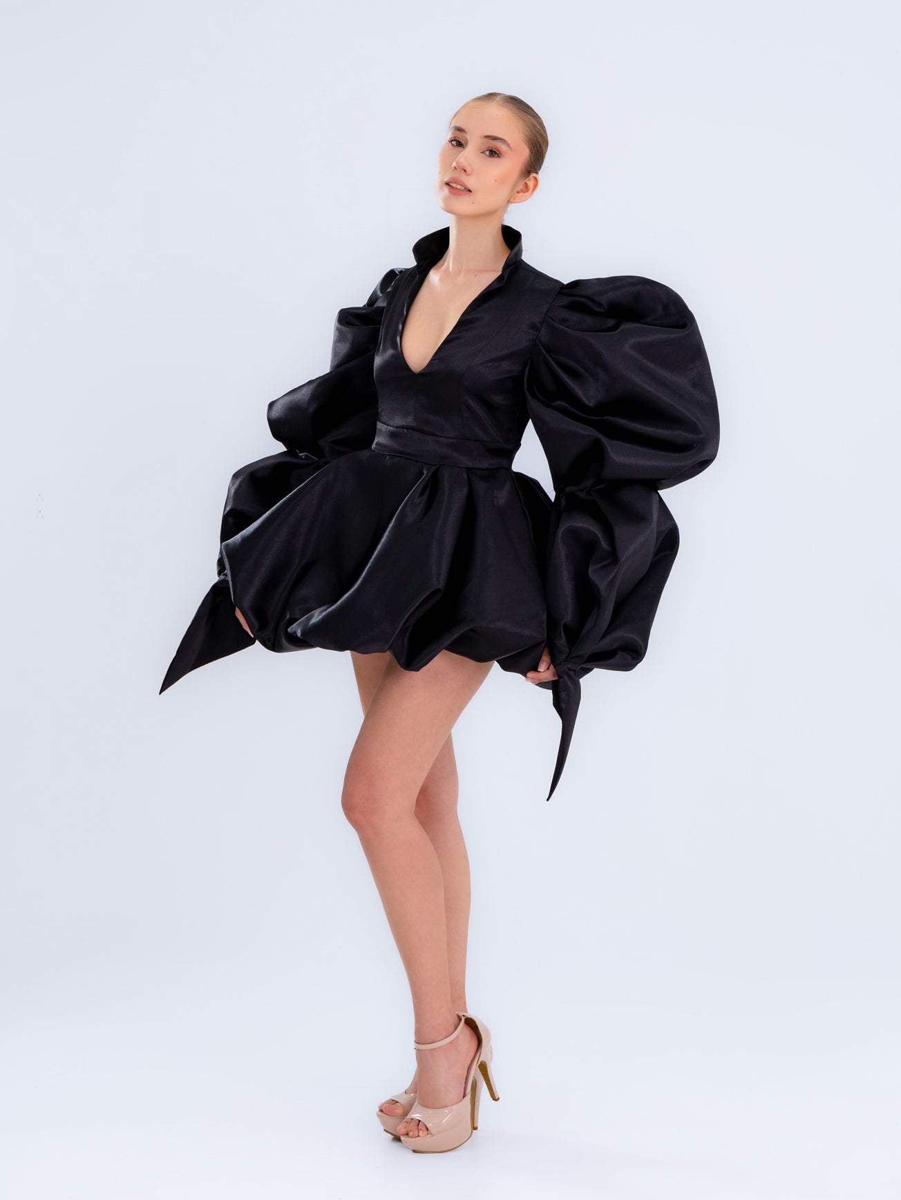 Minivestido Negro de Alta Costura con Burbuja
