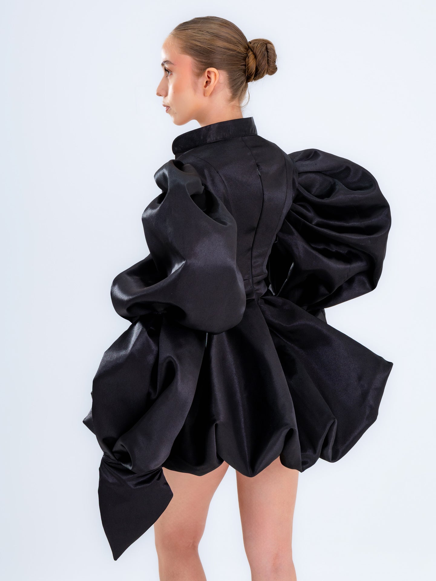 Minivestido Negro de Alta Costura con Burbuja