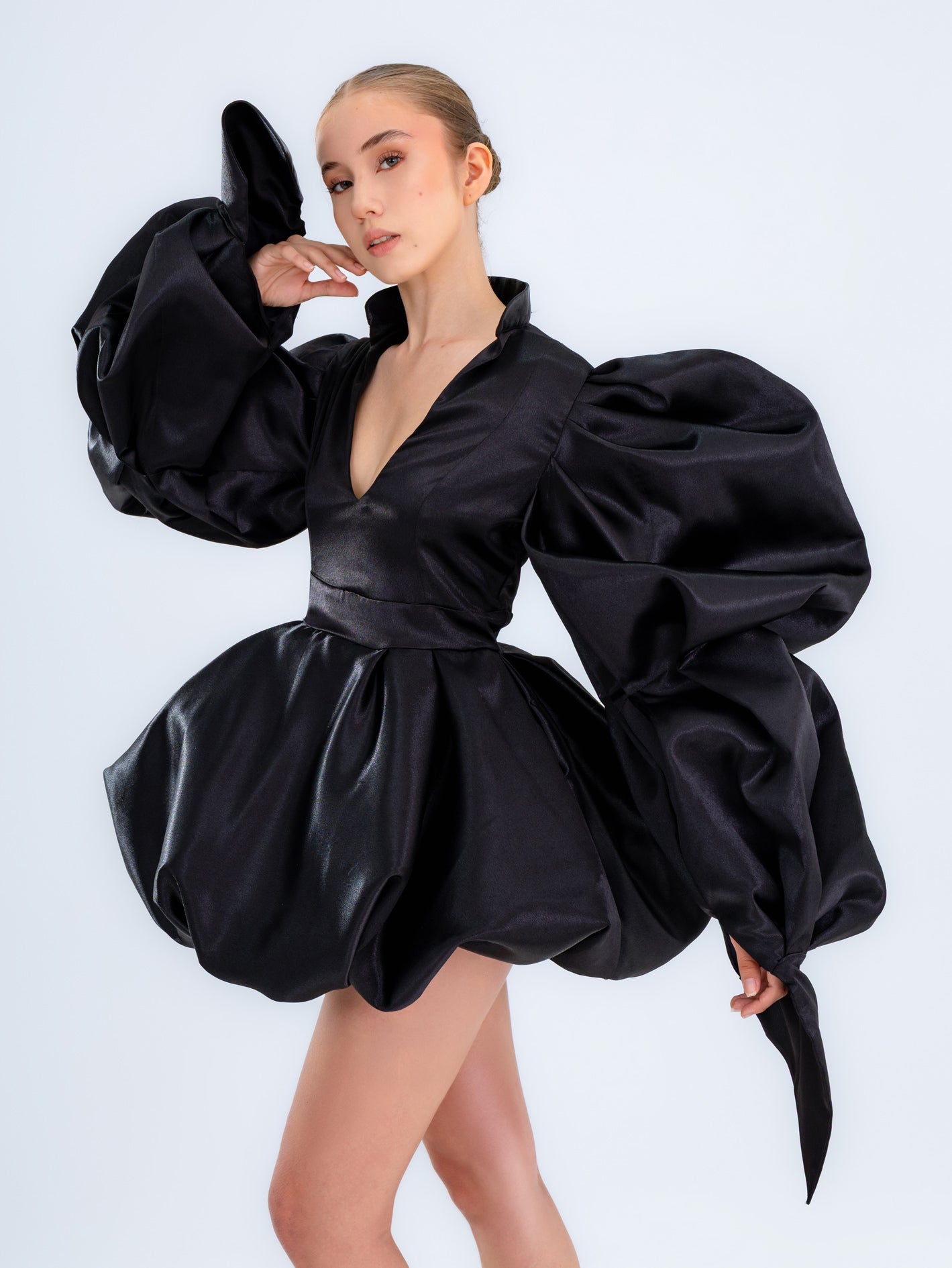 Minivestido Negro de Alta Costura con Burbuja