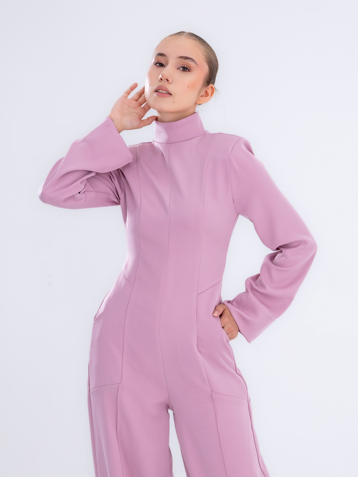 Mono rosa malva futurista para mujer