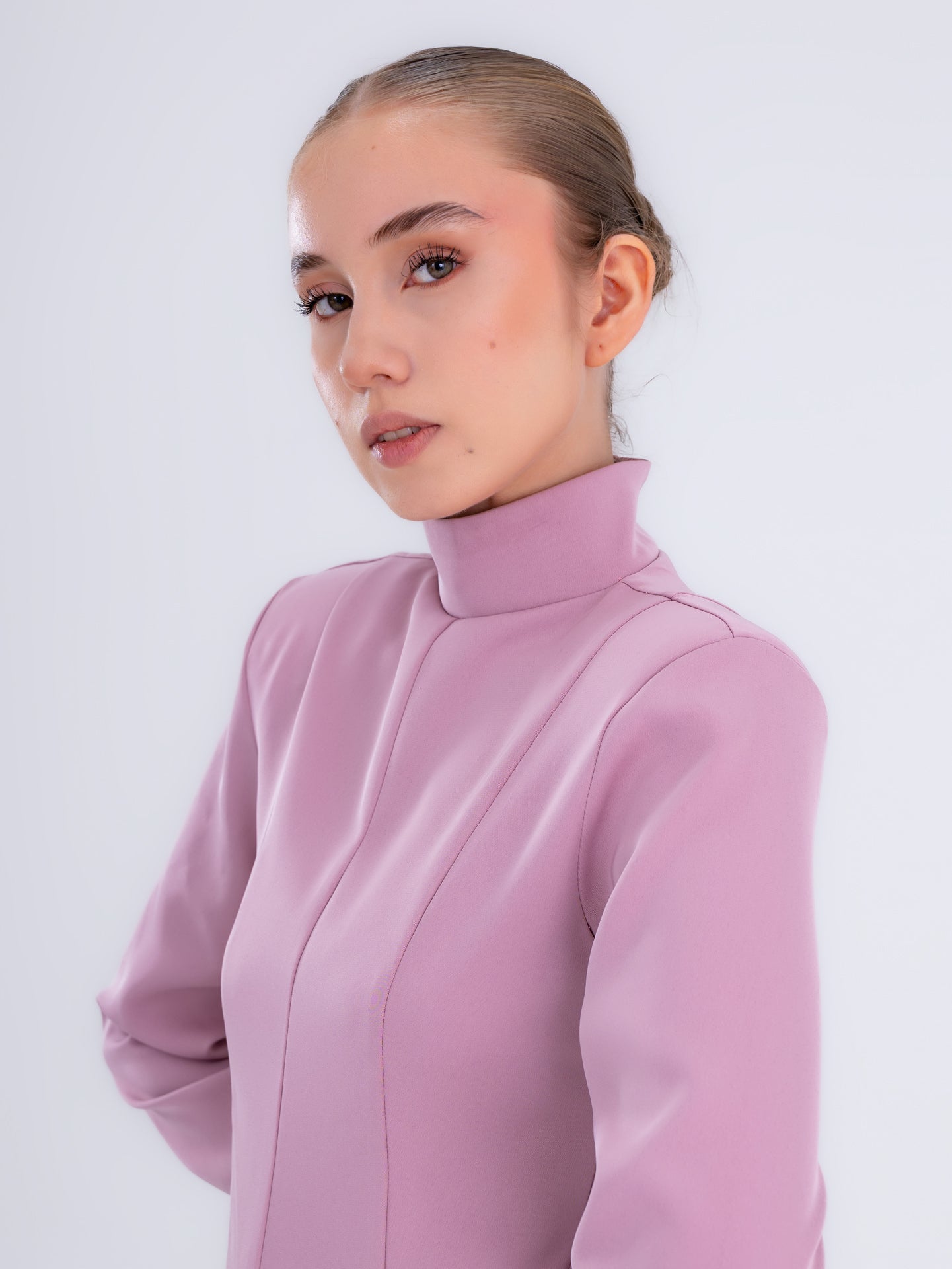 Mono rosa malva futurista para mujer