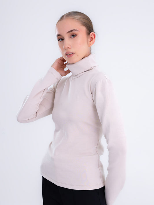 Suéter de cuello alto beige